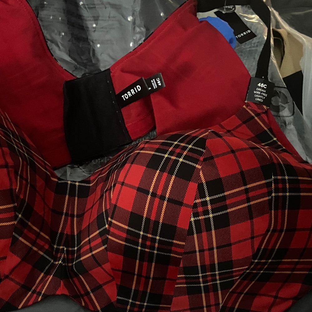 Torrid Red and Black Plaid Bra with Yellow and “diamonds” on straps NWT 48C